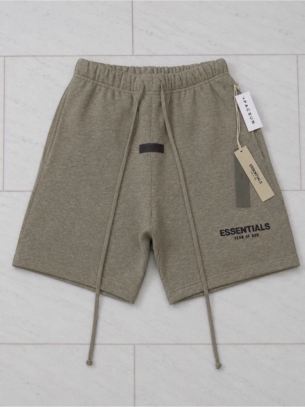 Fear Of God Essentials Shorts
SS22 Dark Oatmeal Gray